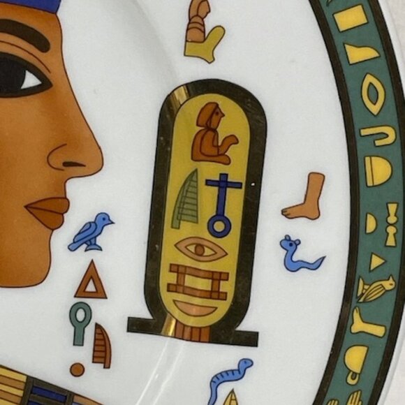 Fine Royal Porcelain Egyptian Cleopatra plate with stand. - Picture 5 of 8